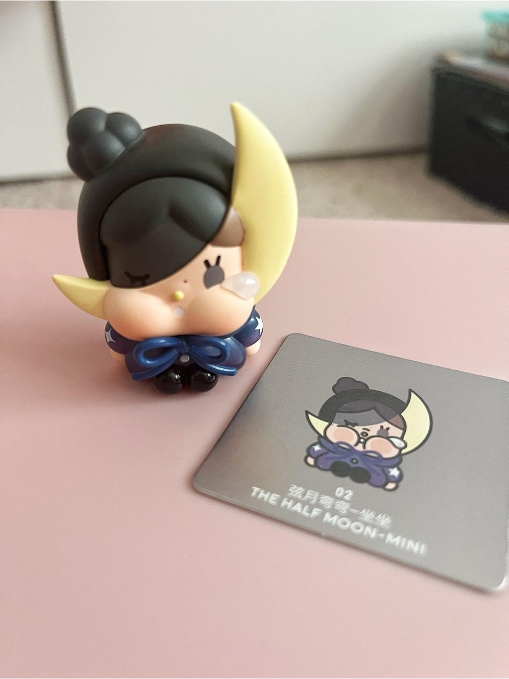 Crying to the moon mini popmart figure